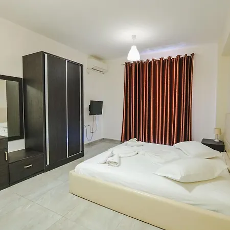 Summer Dream Hotel